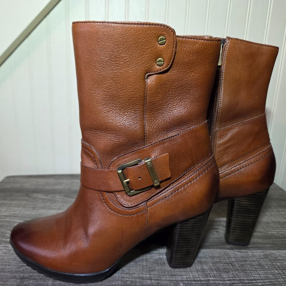 Clarks Leather mid-calf, heeled boot. Size 10M